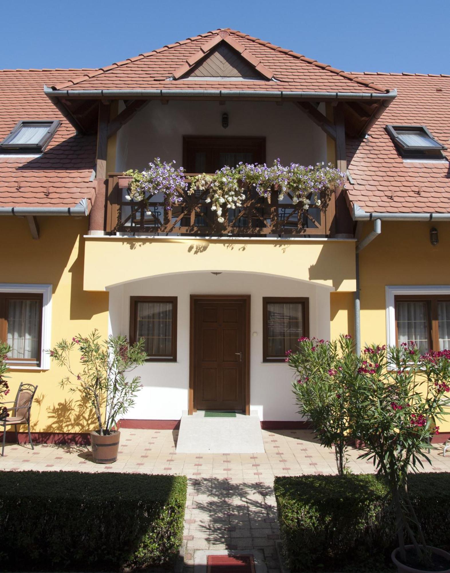 Frisko Panzio Bed & Breakfast Zalakaros Exterior photo
